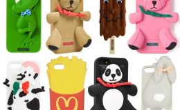 NECHTE SE VIDĚT DÍKY  POUZDRŮM NA MOBIL OD MOSCHINO 37