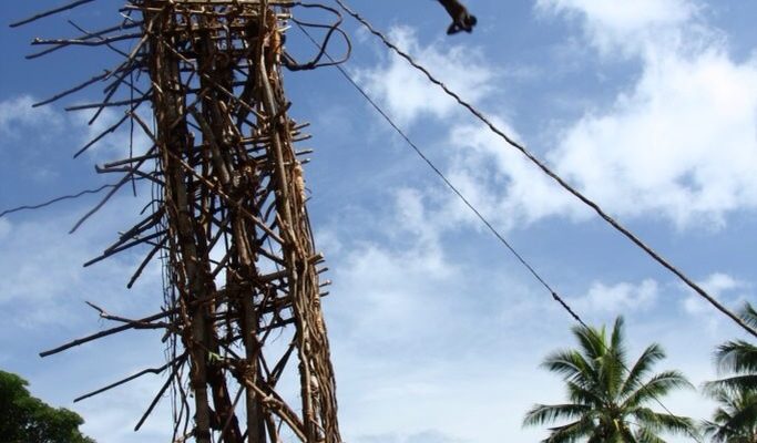 Naghol – obřad skákání z výšky na Vanuatu 1