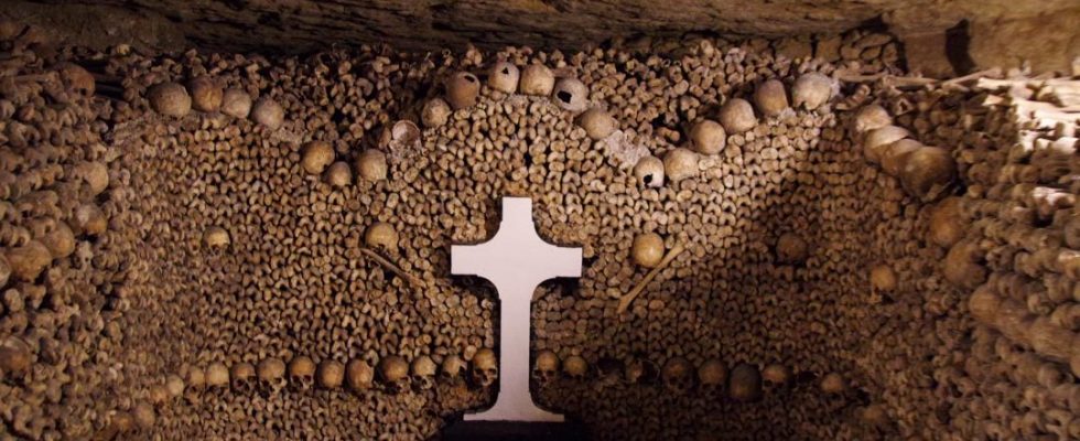 Temný podzemní svět pařížských katakomb 1