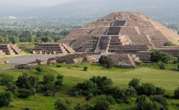 Tajná chodba do podsvětí nalezena v Pyramidě Měsíce v Teotihuacánu 10