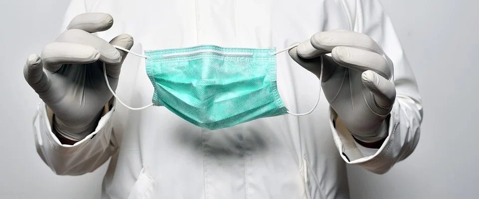 Názory odborníků na nošení roušek se liší 1