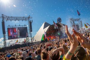 Návštěva hudebního festivalu Glastonbury 1