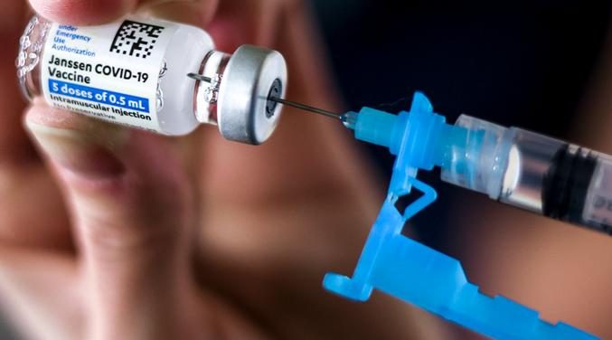 FDA a CDC pozastavují vakcínu od Johnson & Johnson 1