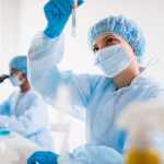 Antimikrobiální barva vyrobená v SAE prokázala, že pomáhá v boji proti koronavirům 17