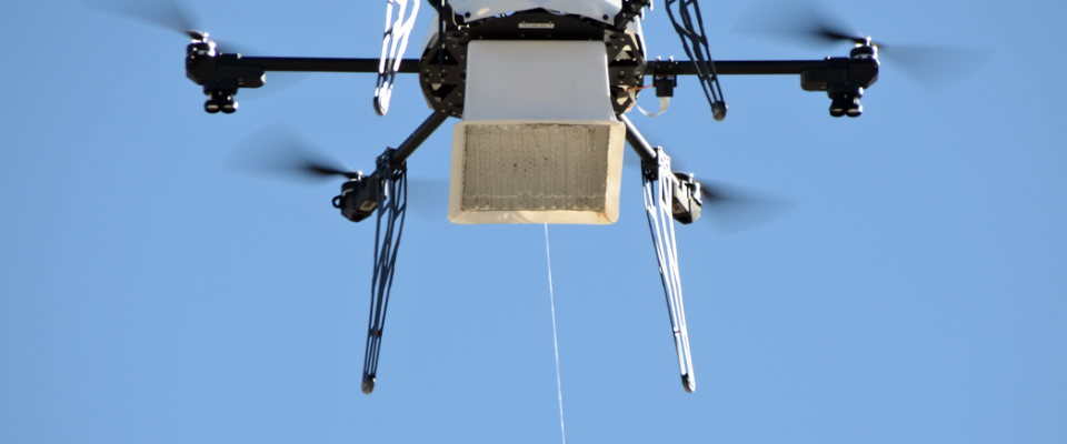 Doručovací systém byl integrován do účelově postaveného dronu 1