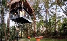 Architekti na Bali použili experimentální design pro ubytování v korunách stromů 2