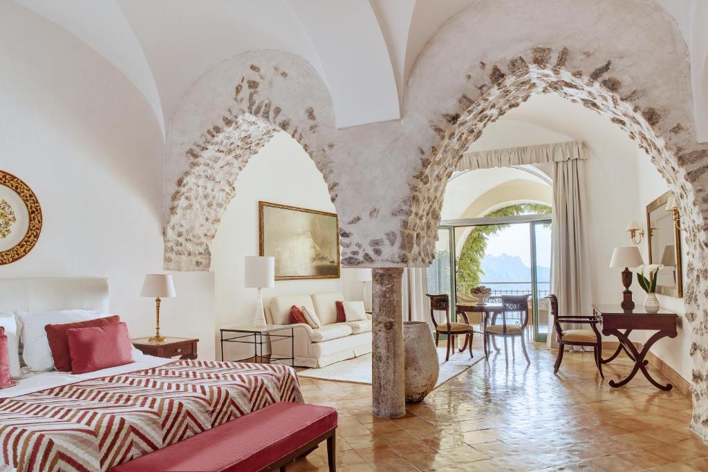 10 nejlepších luxusních hotelů na Amalfitánském pobřeží, Ischii a Capri 10