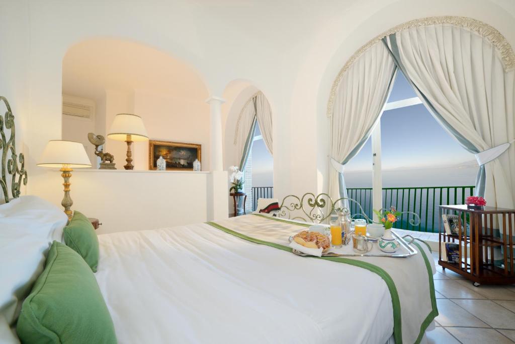 10 nejlepších luxusních hotelů na Amalfitánském pobřeží, Ischii a Capri 7