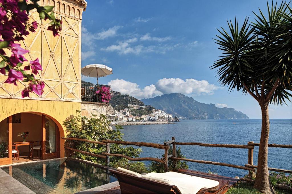 10 nejlepších luxusních hotelů na Amalfitánském pobřeží, Ischii a Capri 3