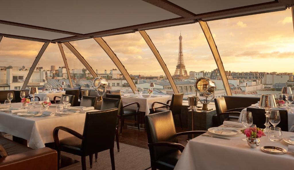 10 nejlepších luxusních hotelů v Paříži 7