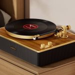 Retro gramofon od CoolGeek je vybaven vestavěnými reproduktory a streamováním přes Bluetooth 7