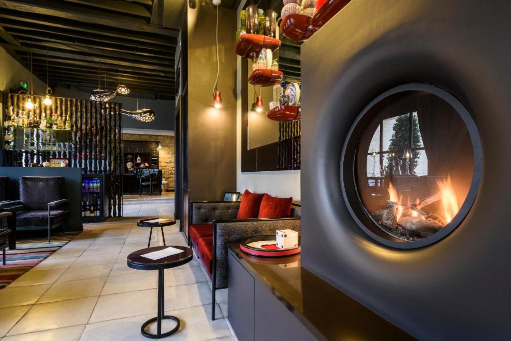 10 nejromantičtějších hotelů v Paříži 3