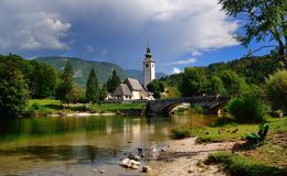 Oblast Bohinjského jezera ve Slovinsku 8