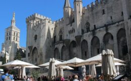 Největší gotický palác - Palais des Papes 8