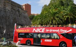 Vyzkoušejte prohlídky památek autobusem "Naskoč a Vyskoč" 4