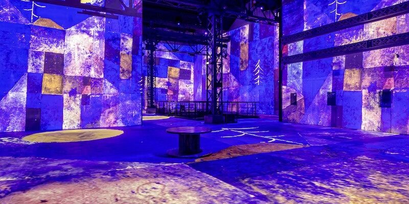 Digitální umělecký prostor v srdci Paříže: L´ Atelier Lumiéres 1
