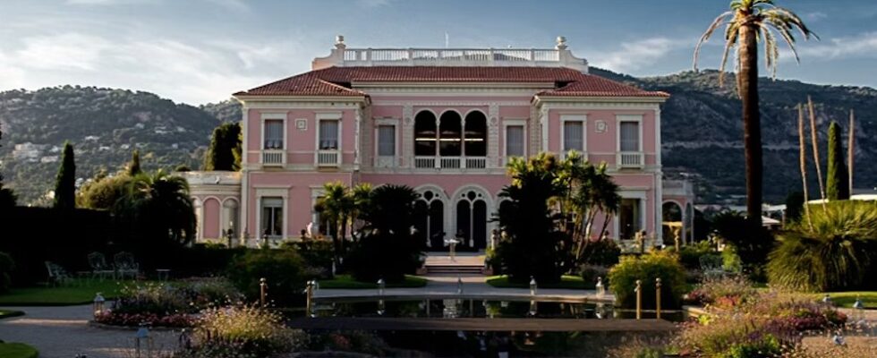 Růžový klenot francouzské riviéry: Villa Ephrussi de Rothschild 1