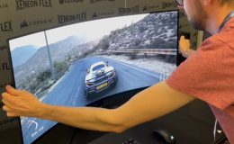 Flexibilní herní monitor Corsair lze ohnout do požadovaného tvaru 5