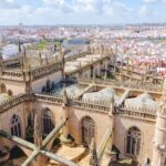 Katedrála Panny Marie, Giralda a vyhlídkový autobus v Seville 12