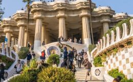 Park Güell & Sagrada Familia: Vstupné + čínský, japonský, korejský nebo anglický průvodce 10