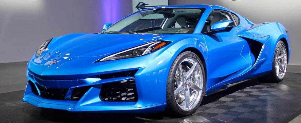 Corvette oslaví 70. výročí hybridní verzí E-Ray 1
