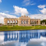 Jak velkou návštěvnost má zámek Schönbrunn? 9