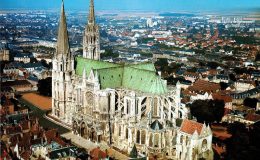 Navštivte katedrálu ve francouzském Chartres 2
