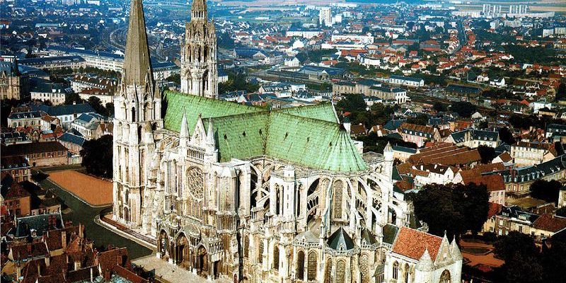 Navštivte katedrálu ve francouzském Chartres 1