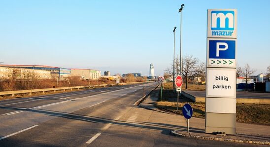 Nejlevnější parkování na letišti Vídeň - MAZUR Parkplatz 1