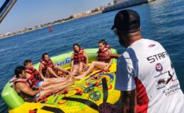 Alicante: Jízda na bláznivé pohovce poháněné lodí 9