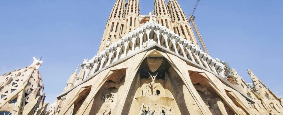 Proč byla Sagrada Familia zničena? 13